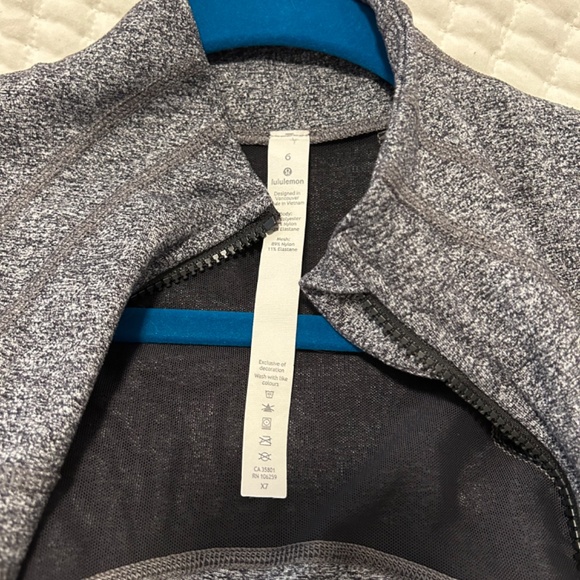 Lululemon heathered black define jacket - Picture 4 of 4